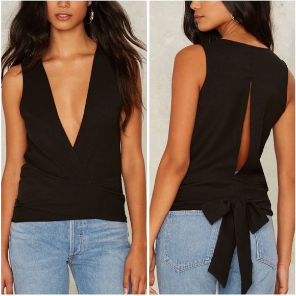 Nasty Gal Tops - NWT Nasty Gal Get To The Point Tie Top
